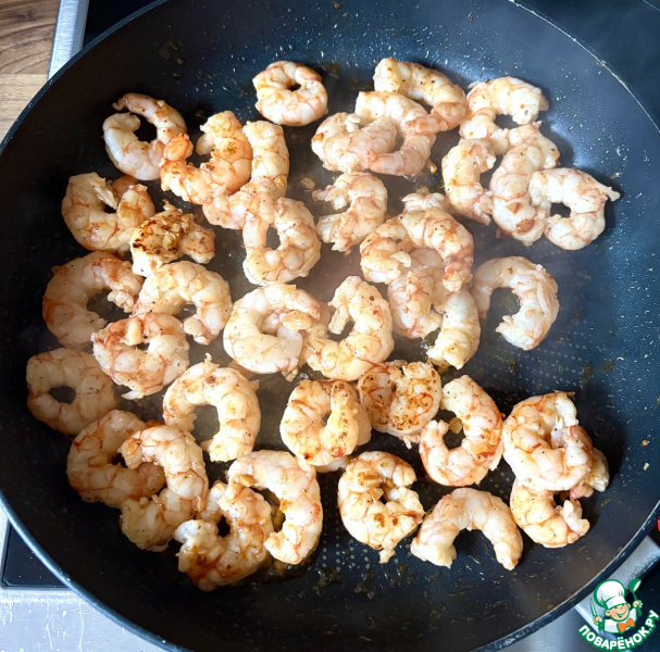 Паста с креветками в сырном соусе