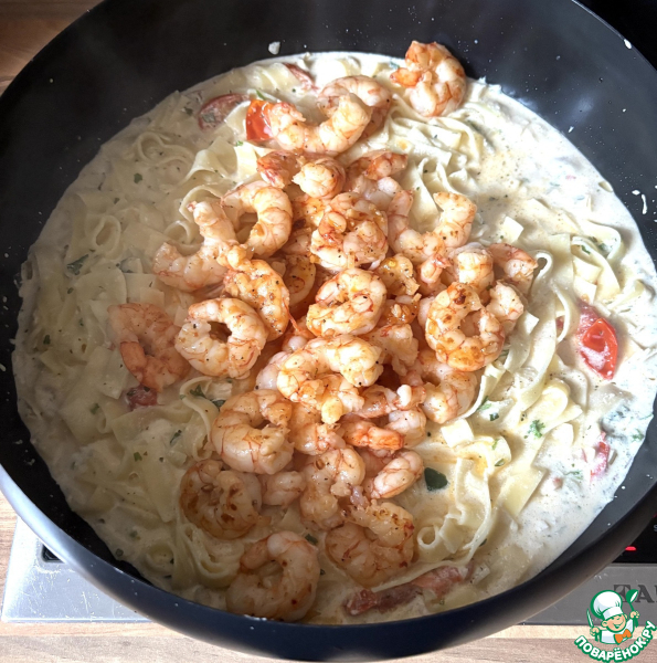 Паста с креветками в сырном соусе