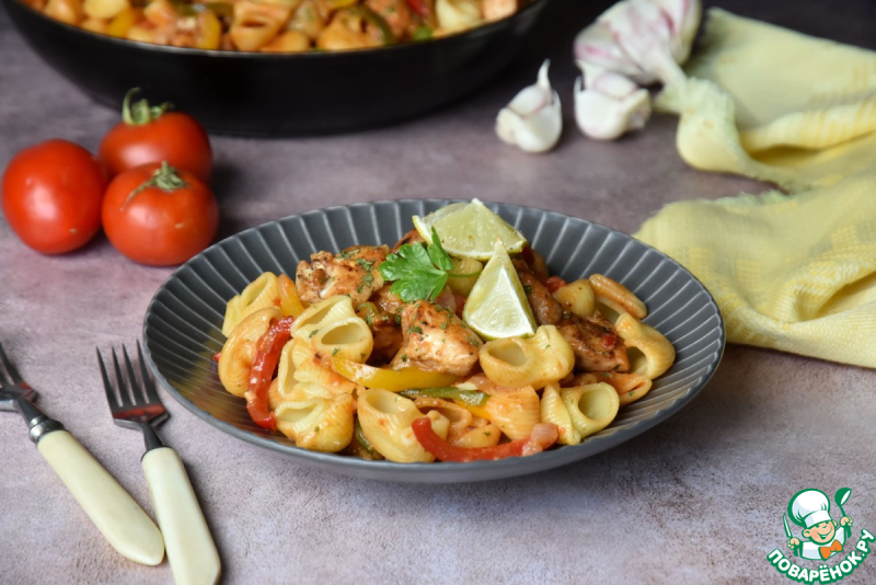 Паста с курицей фахита
