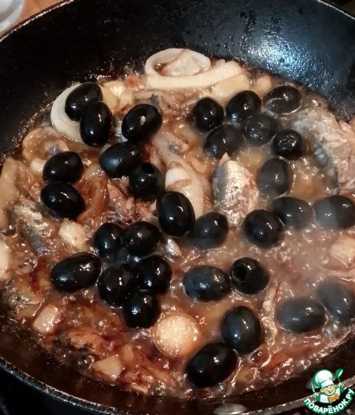 Паста с сардинами, анчоусами и маслинами