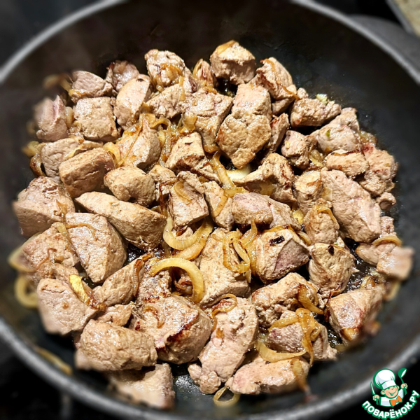 Печень говяжья. Жареная с луком