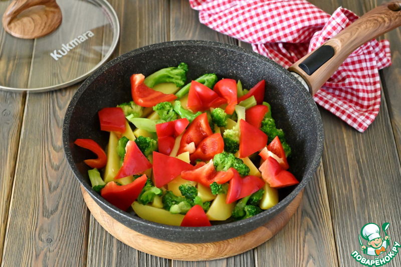 Пеленгас, тушеный с картошкой и овощами