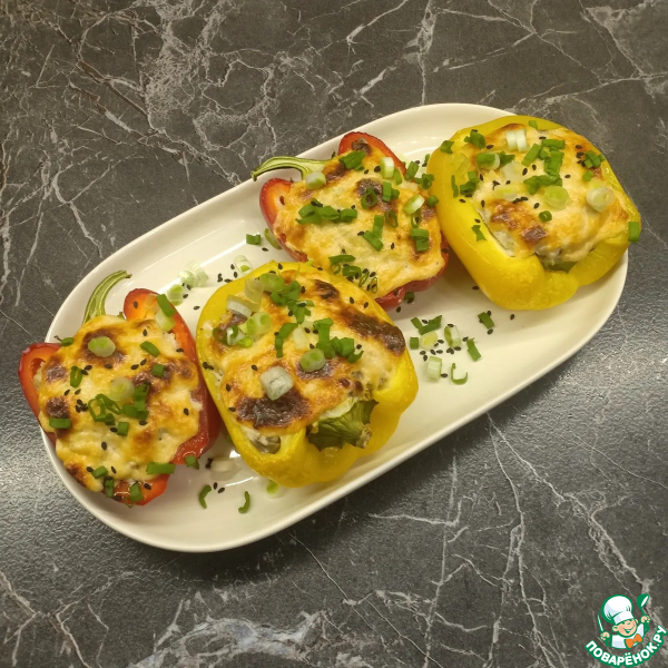 Перец, фаршированный фаршем и грибами
