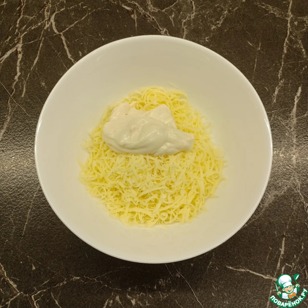 Перец, фаршированный фаршем и грибами