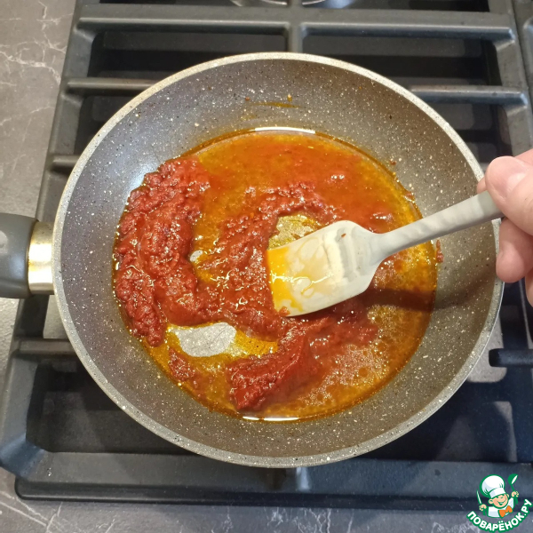 Пицца с луком и сыром