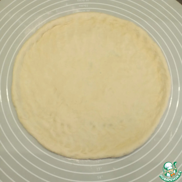 Пицца с луком и сыром