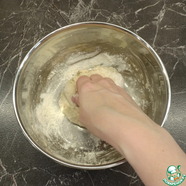 Пицца с луком и сыром