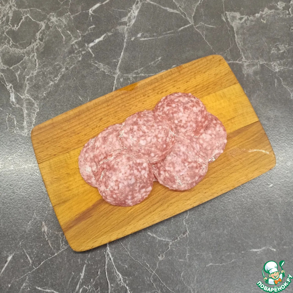 Пицца с луком и сыром