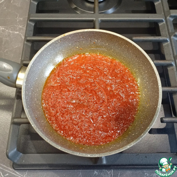 Пицца с луком и сыром