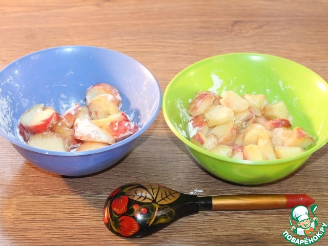 Пирог на кефире с персиками