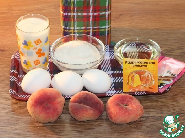 Пирог на кефире с персиками