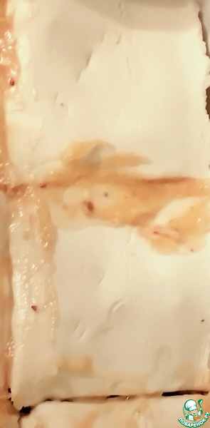 Пирог с грибами и соусом чили