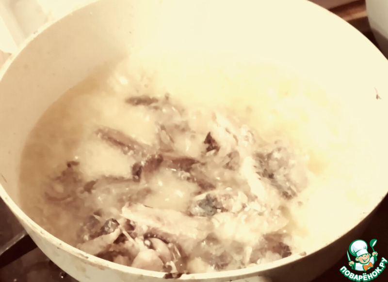 Пироги с анчоусами и луком