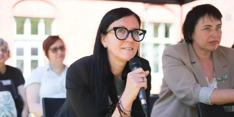 Польскому депутату, которая сказала таксисту-украинцу «возвращаться в свою страну», предъявили обвинения