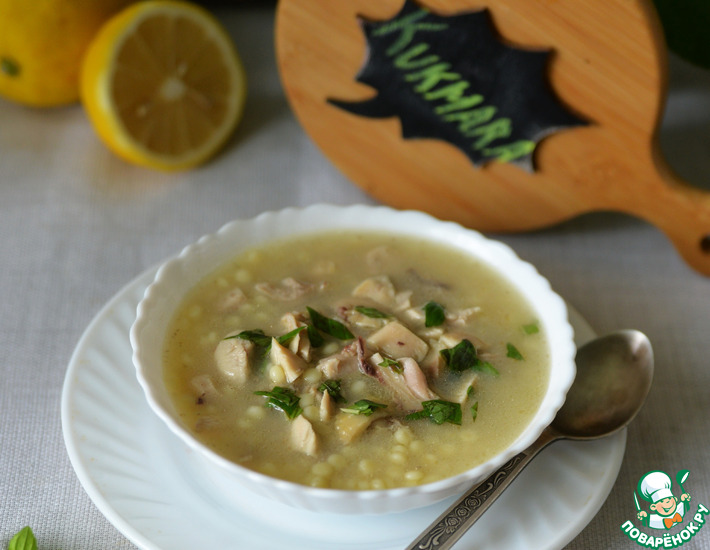 Португальский куриный суп с лимоном и мятой