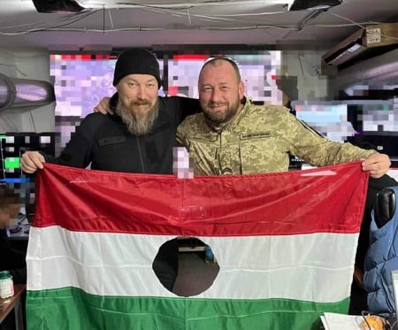 Председатель венгерской оппозиционной партии начал кампанию по сбору средств для бригады «Птицы Мадяра»