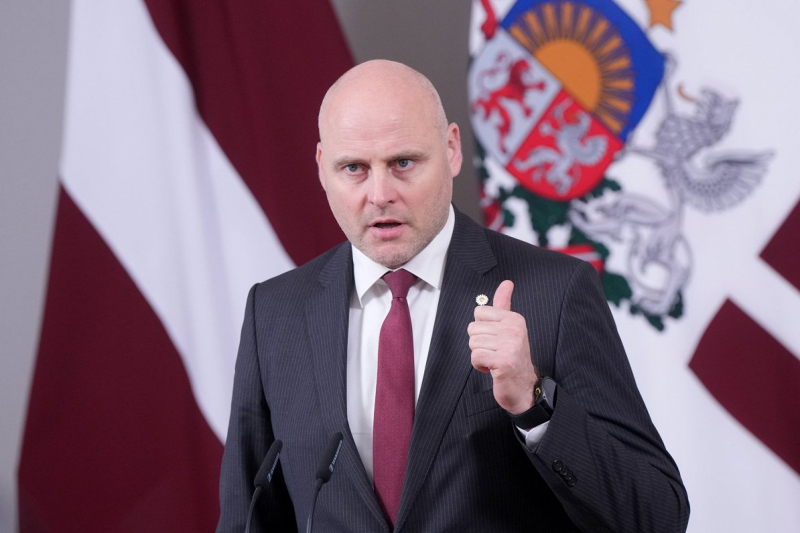 Премьер Латвии предложил европейцам отказаться от одного пива в год ради помощи Украине