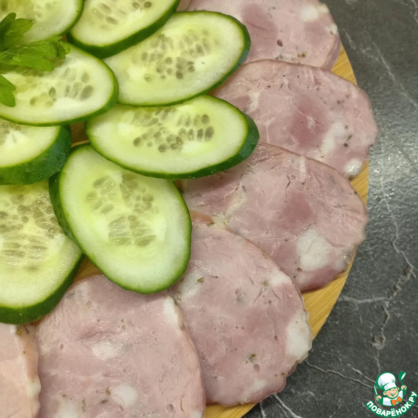 Пряная рубленая колбаса из свинины