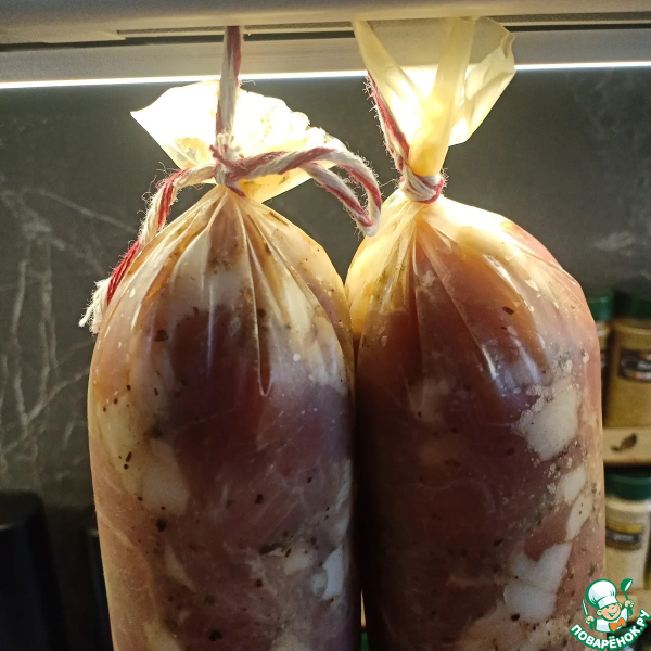 Пряная рубленая колбаса из свинины