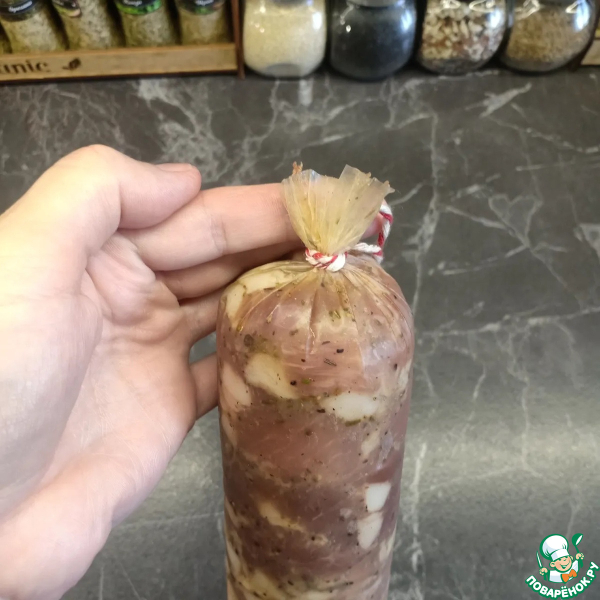 Пряная рубленая колбаса из свинины