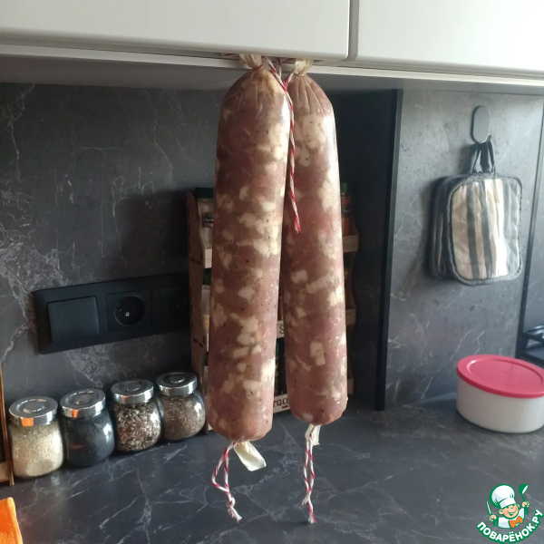 Пряная рубленая колбаса из свинины