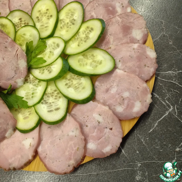 Пряная рубленая колбаса из свинины