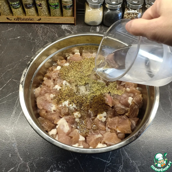 Пряная рубленая колбаса из свинины