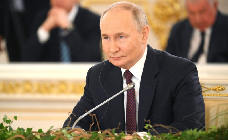 Путин заявил, что РФ остается в рамках “договоренностей Аляски”