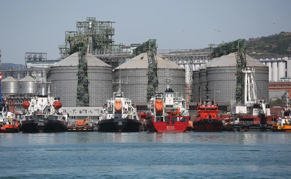 Reuters: Порт Новороссийска возобновил отгрузку нефти после украинских ударов