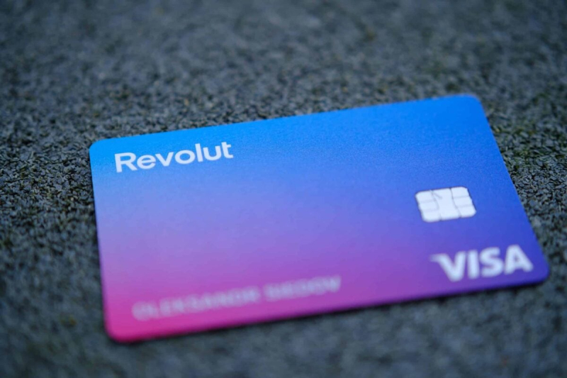 Revolut начал блокировать счета россиян с гуманитарным визам и ВНЖ Евросоюза