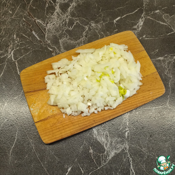 Рис в сметанном соусе на сковороде