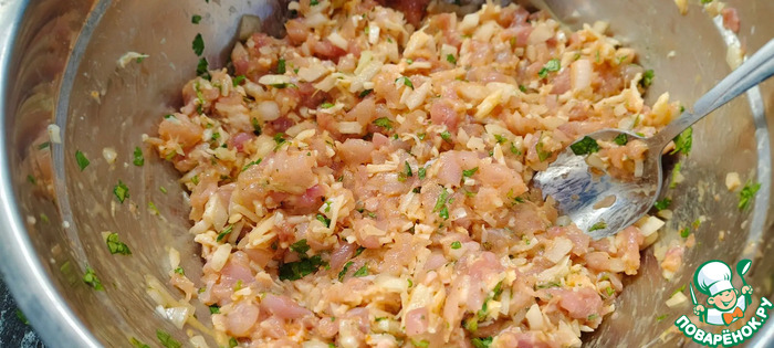 Рубленные куриные котлеты с сыром и зеленью