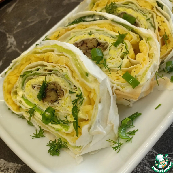 Рулет из лаваша со шпротами