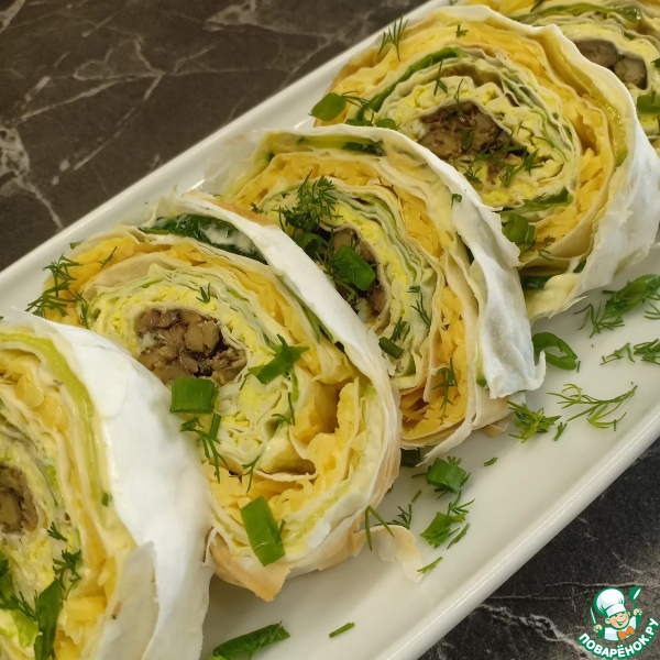 Рулет из лаваша со шпротами