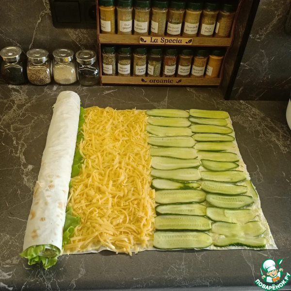 Рулет из лаваша со шпротами