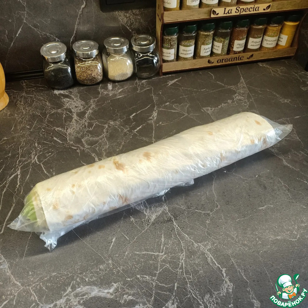 Рулет из лаваша со шпротами