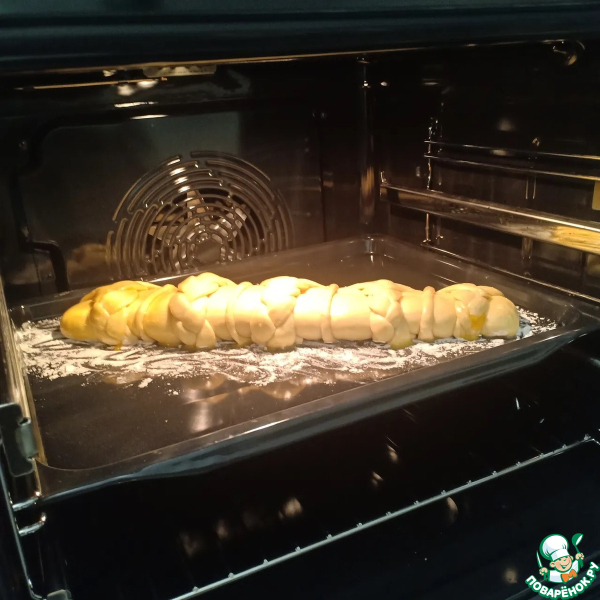 Рулет на дрожжевом тесте с творогом