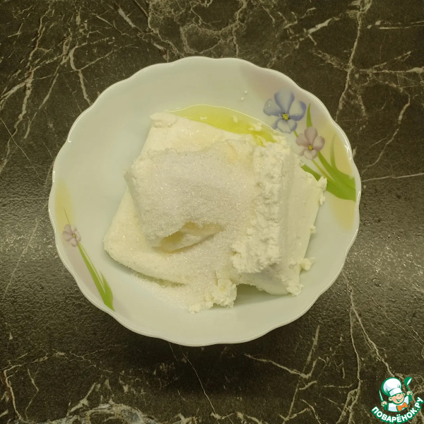 Рулет на дрожжевом тесте с творогом