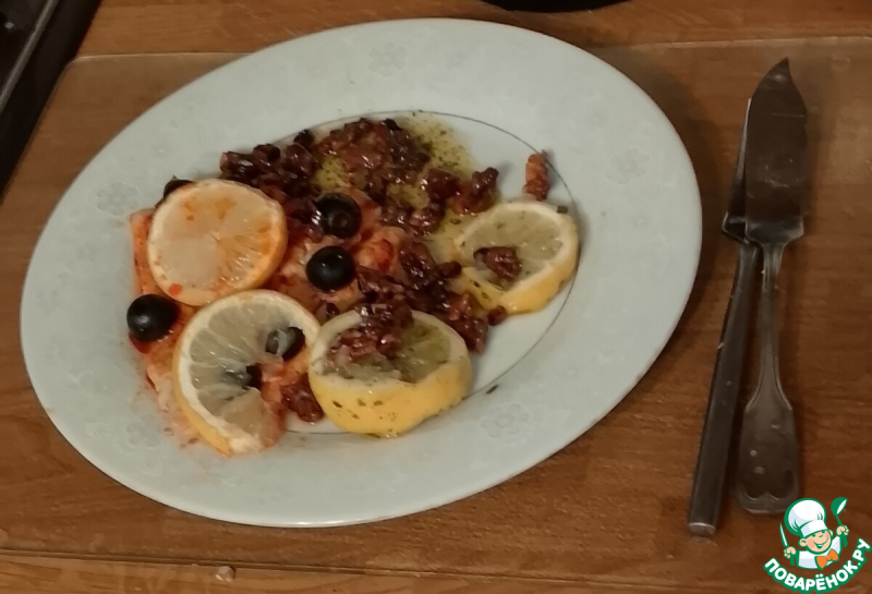 Рыба, запечённая с харисой и орехами