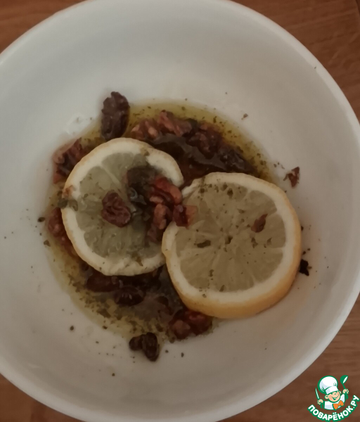 Рыба, запечённая с харисой и орехами