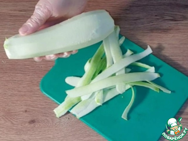 Рыбная запеканка с кабачком под соусом