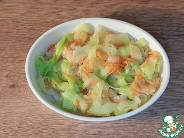 Рыбная запеканка с кабачком под соусом