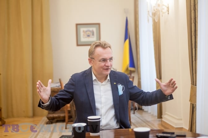 Садовый заявил, что «прослушку» в его кабинете нашли после визита Свириденко и Стефанчука