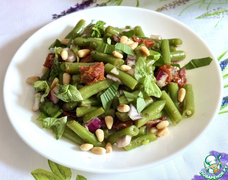 Салат из маринованной стручковой фасоли