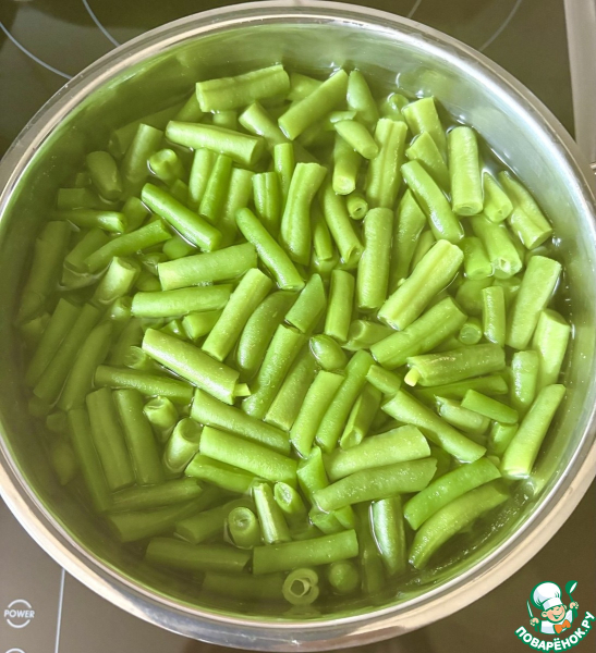 Салат из маринованной стручковой фасоли