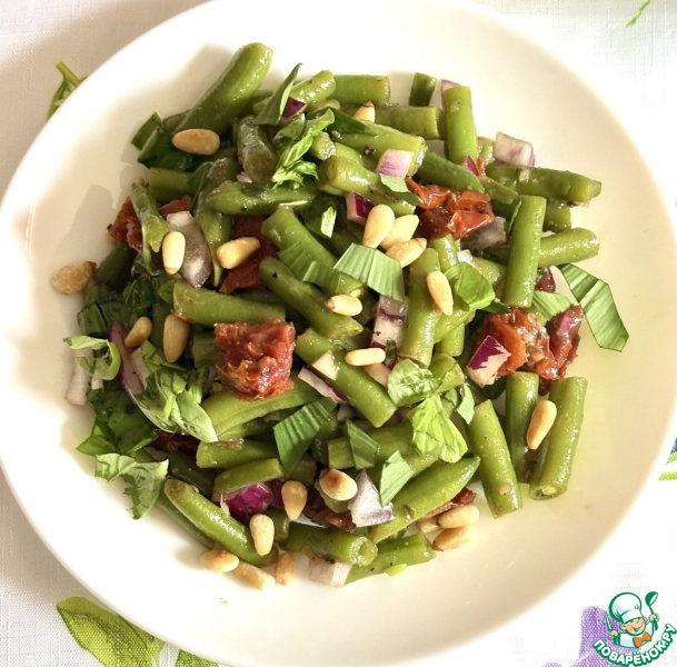 Салат из маринованной стручковой фасоли