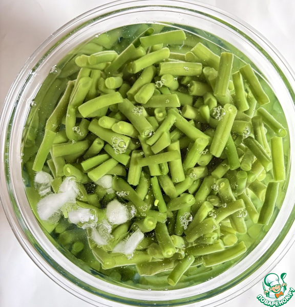 Салат из маринованной стручковой фасоли