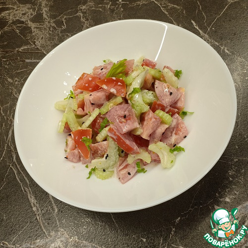 Салат из сельдерея и помидоров