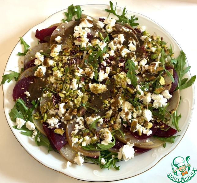 Салат из свеклы и карамелизированной груши