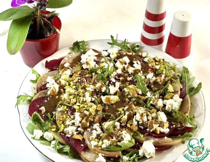 Салат из свеклы и карамелизированной груши